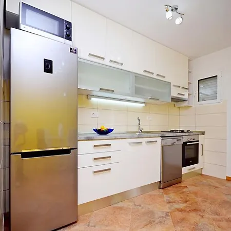 Tino Apartmán Stomorska
